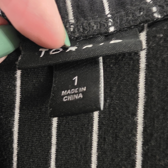 Torrid Super Soft Tie Front Jumpsuit – Size 1 – Black White Stripe - Picture 6 of 9